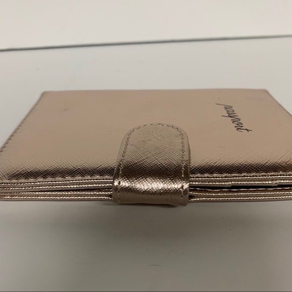 Passport wallet - Picture 5 of 6